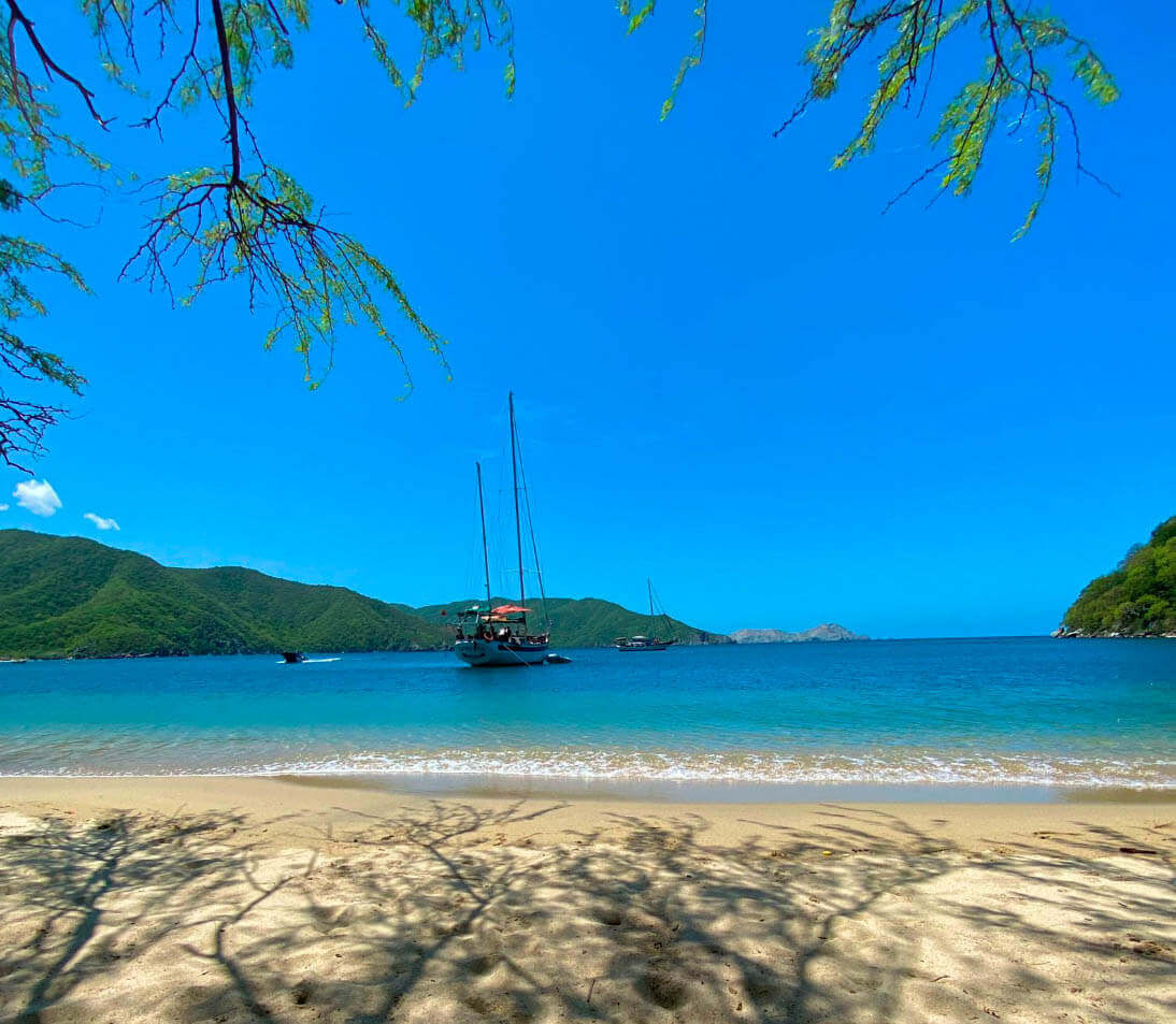 Tour en Velero a Bahía Concha